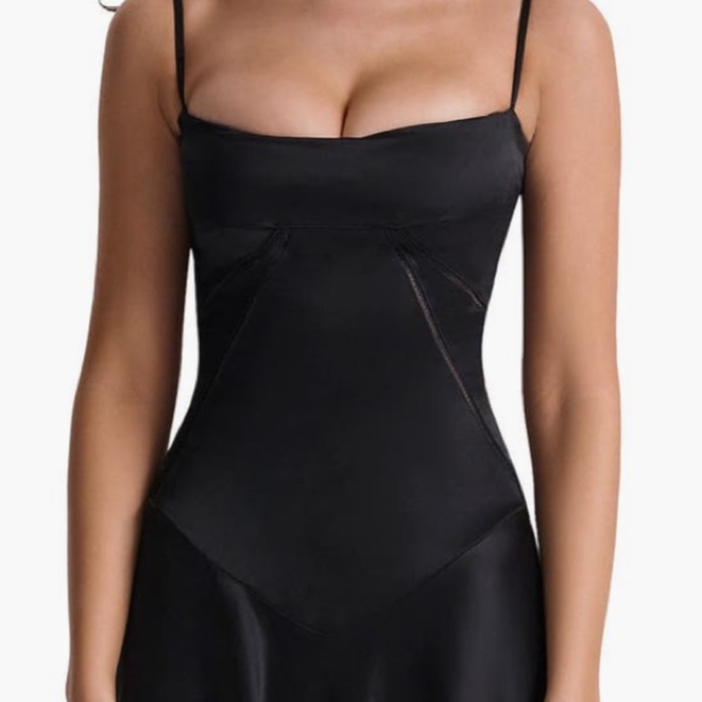 House of CB - Anabella lace-up satin gown - Picture 2 of 12